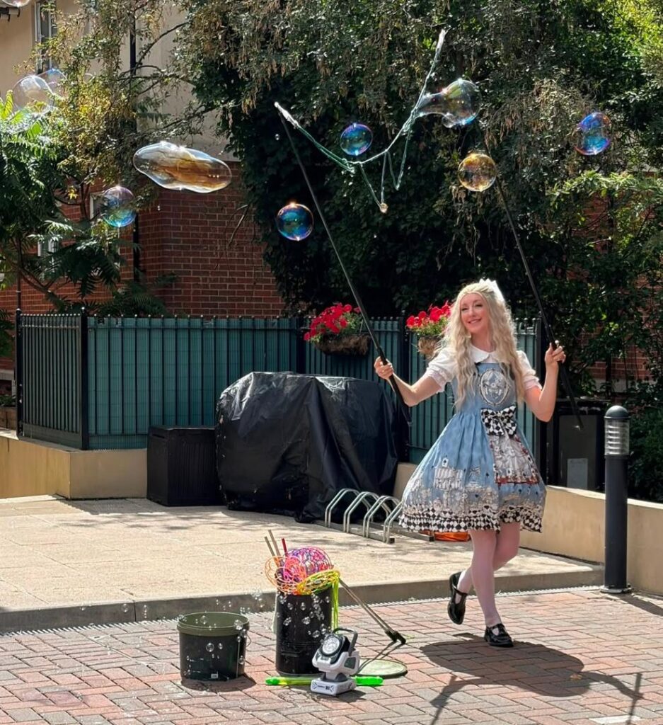 alice in wonderland live entertainment
